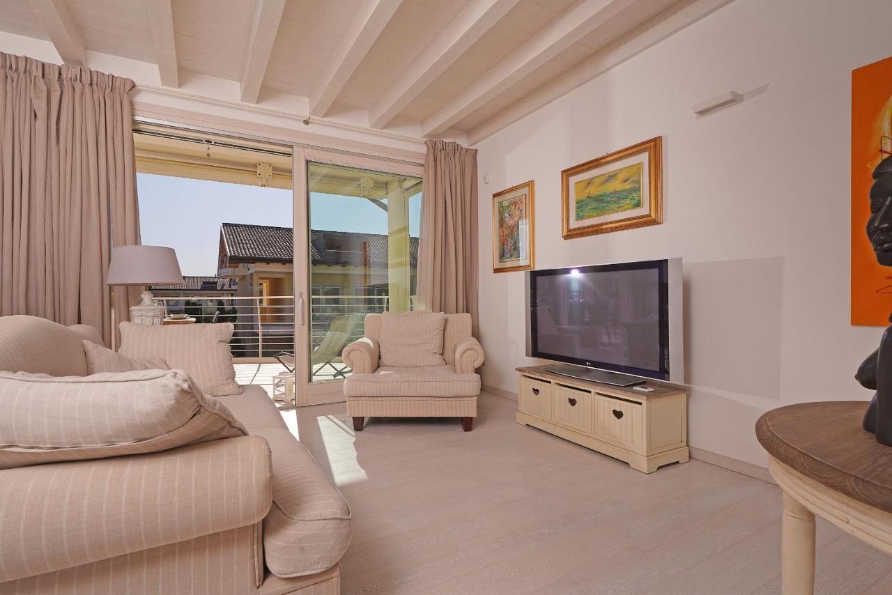 Appartamento Gardagate - Residenza Caesar 'Benaco' Sirmione Esterno foto