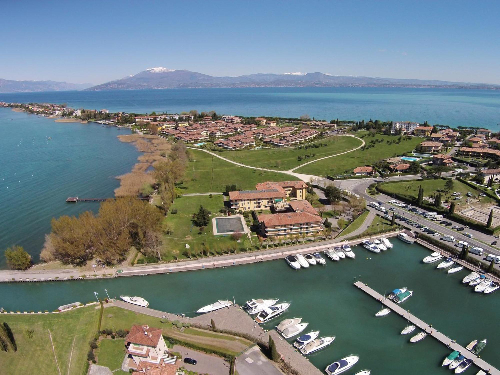 Appartamento Gardagate - Residenza Caesar 'Benaco' Sirmione Esterno foto
